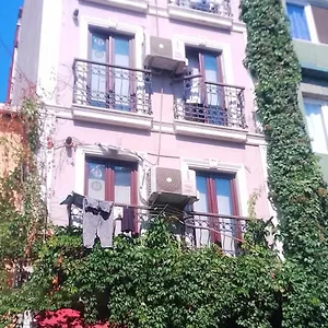 Taksim Ivy بيت شباب اسطنبول