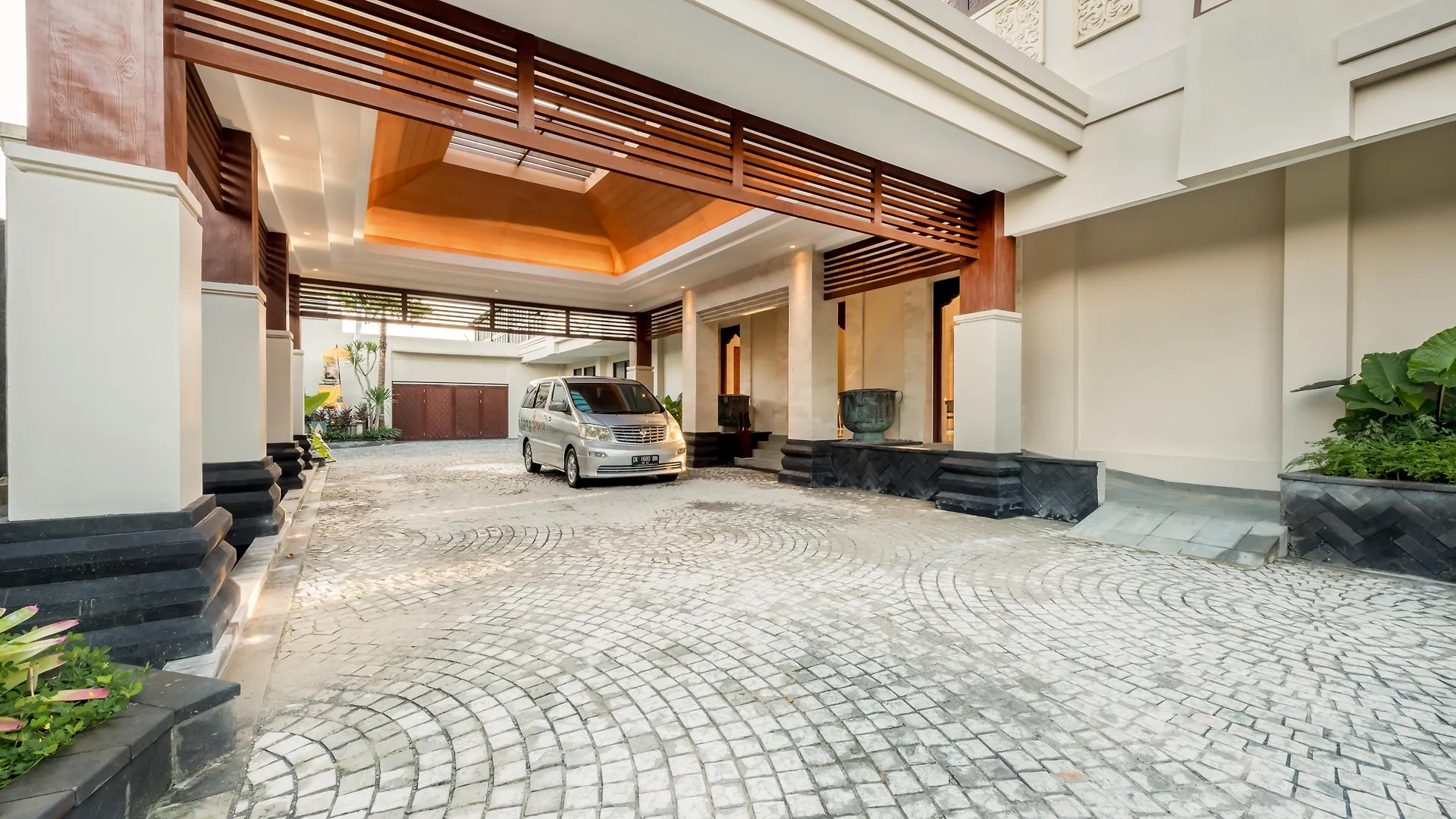 Tanadewa Resort Ubud Bali By Cross Collection 5*,  Endonezya